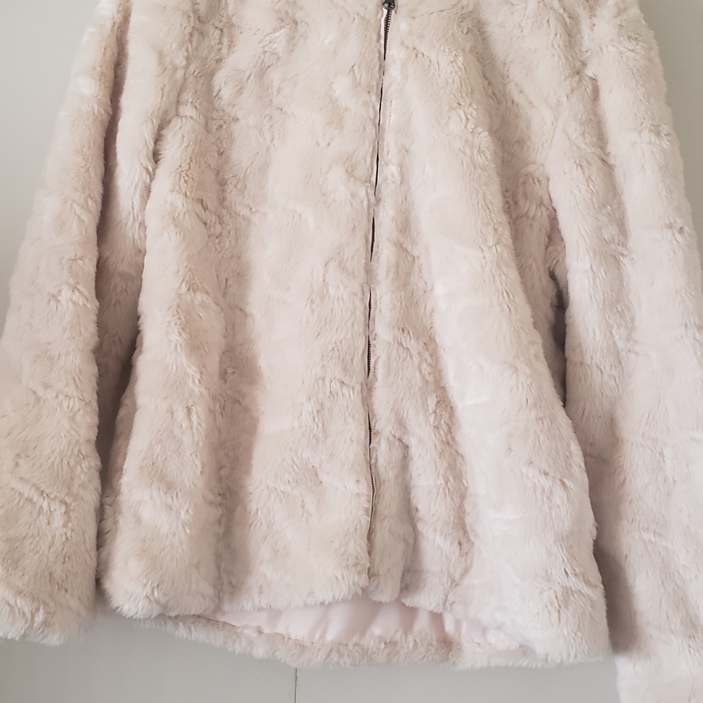 Fuzzy jacket - Picture 2 of 4